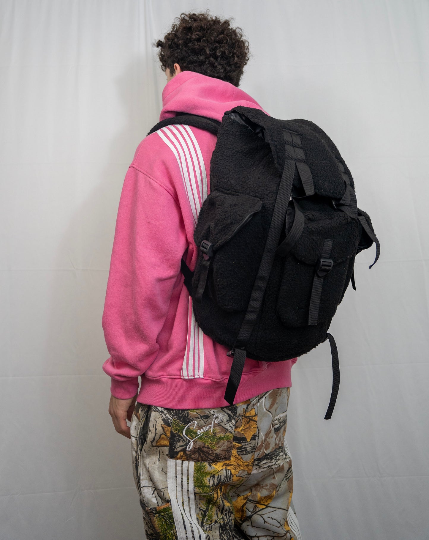 black camper bag
